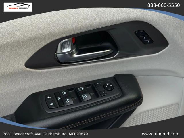 2017 Chrysler Pacifica Touring-L