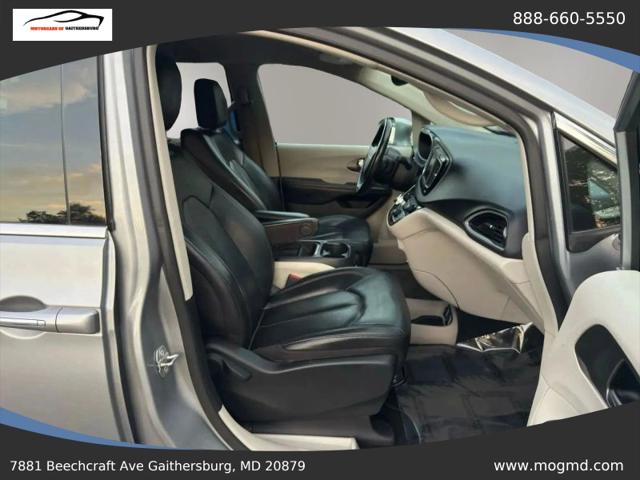 2017 Chrysler Pacifica Touring-L
