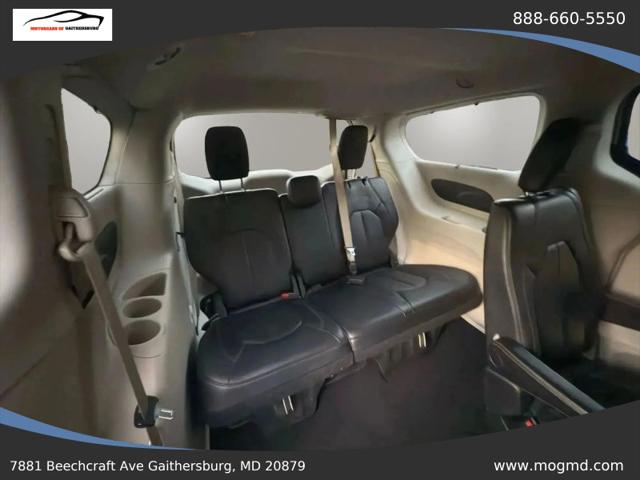 2017 Chrysler Pacifica Touring-L
