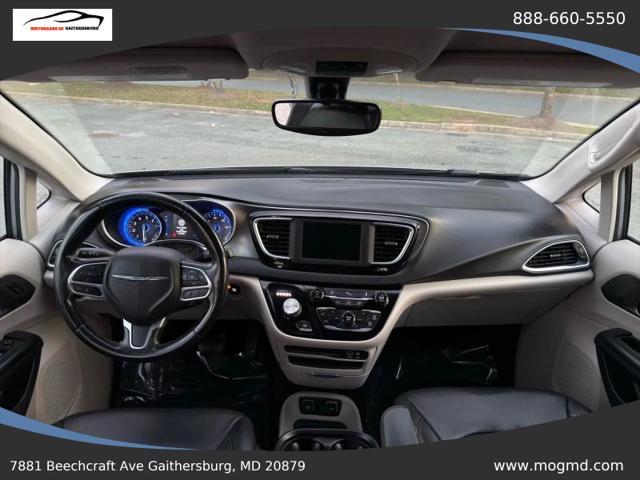 2017 Chrysler Pacifica Touring-L