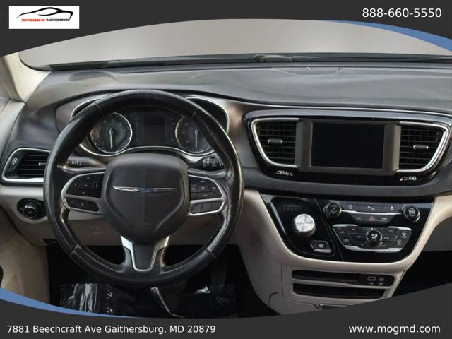 2017 Chrysler Pacifica Touring-L
