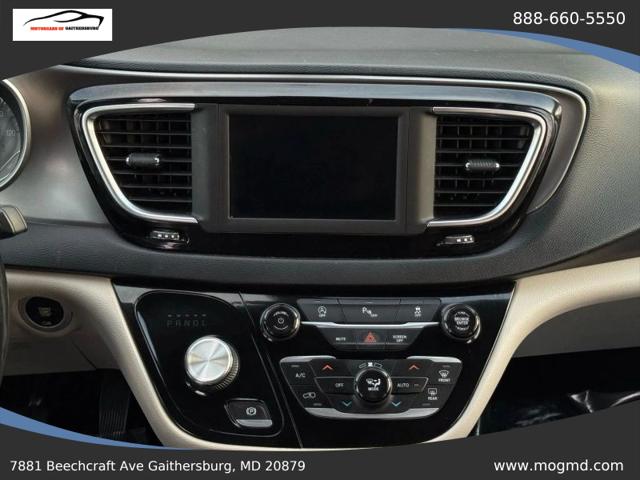 2017 Chrysler Pacifica Touring-L