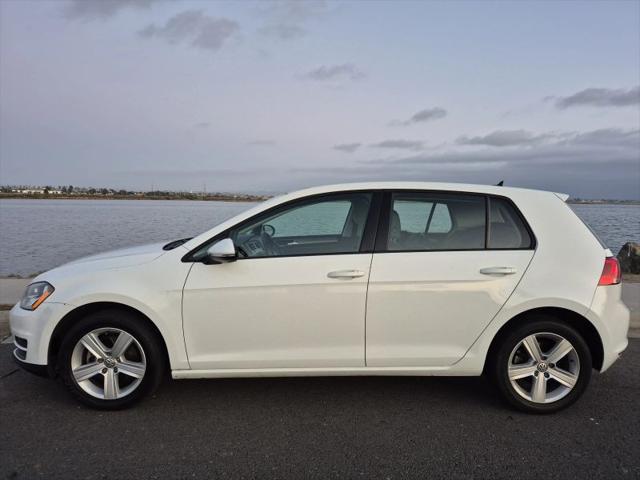 2017 Volkswagen Golf TSI S 4-Door