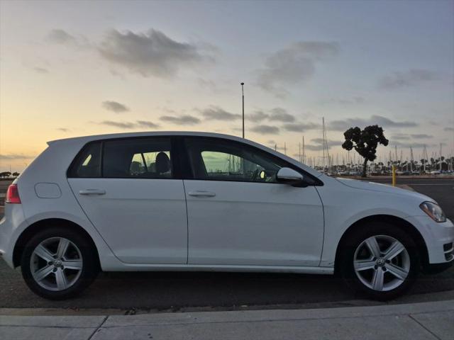 2017 Volkswagen Golf TSI S 4-Door