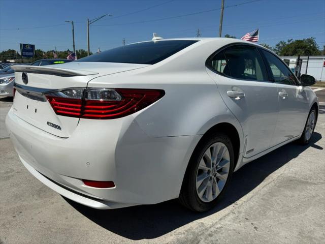 2013 Lexus ES 300h 300h