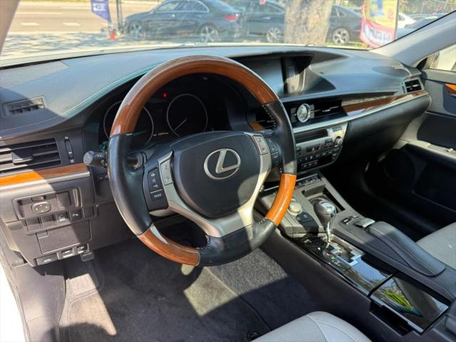 2013 Lexus ES 300h 300h