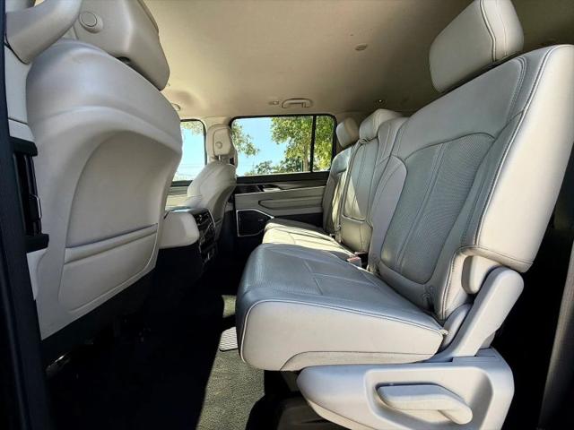 2024 Jeep Wagoneer Series II 4x2