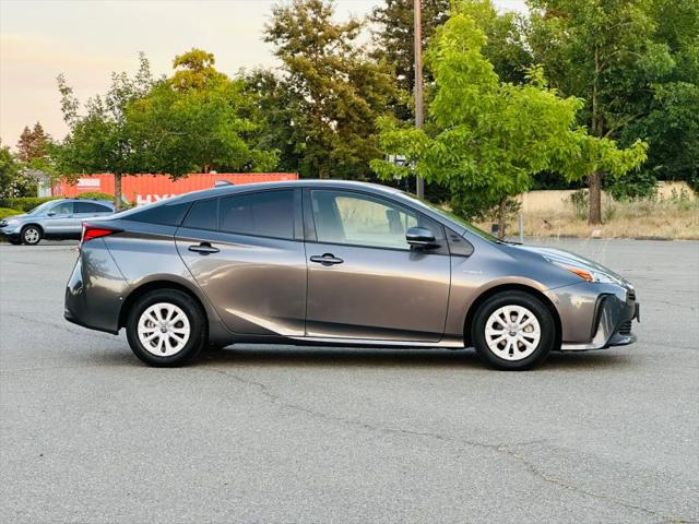 2022 Toyota Prius LE