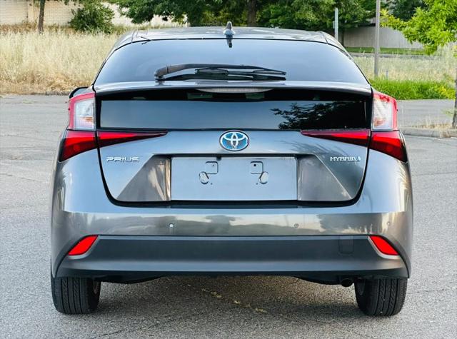 2022 Toyota Prius LE