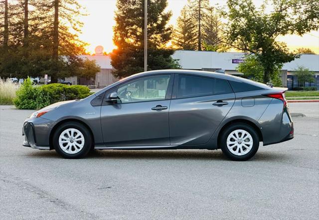 2022 Toyota Prius LE