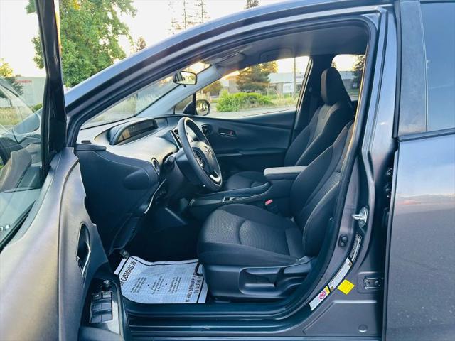 2022 Toyota Prius LE