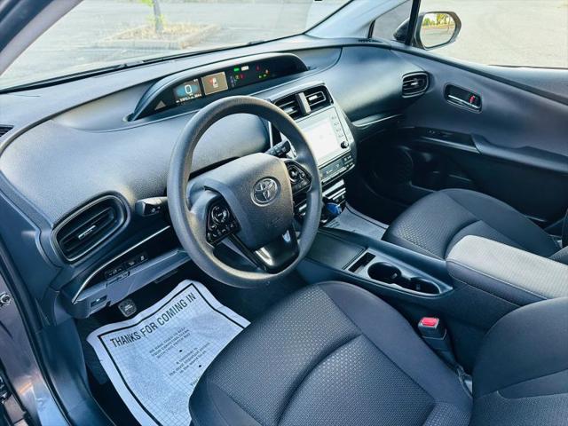 2022 Toyota Prius LE