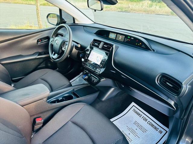 2022 Toyota Prius LE