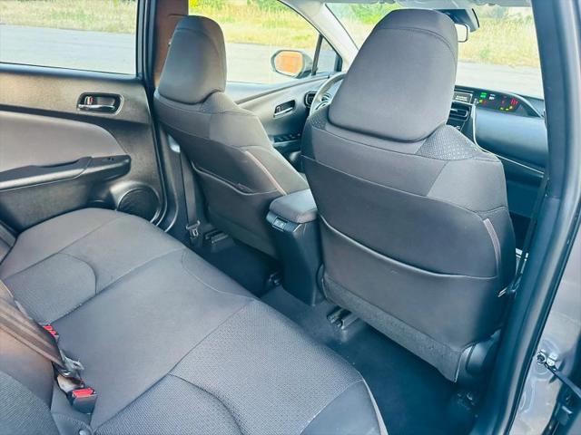 2022 Toyota Prius LE