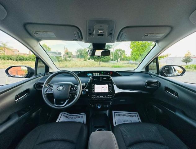 2022 Toyota Prius LE