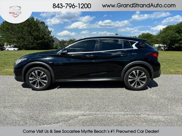 2017 INFINITI QX30 Premium