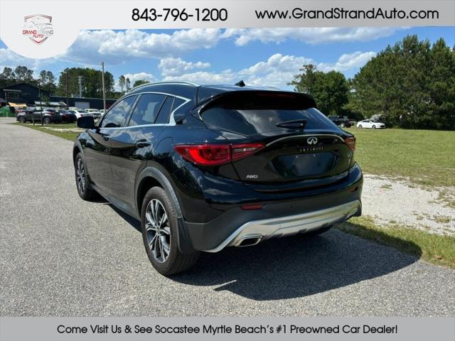 2017 INFINITI QX30 Premium