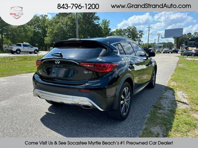 2017 INFINITI QX30 Premium