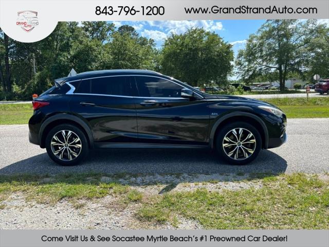 2017 INFINITI QX30 Premium