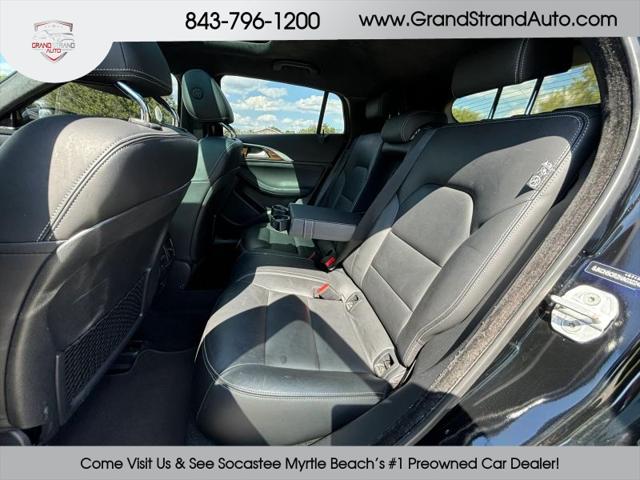 2017 INFINITI QX30 Premium