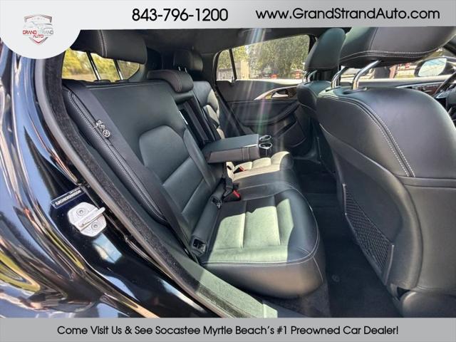 2017 INFINITI QX30 Premium