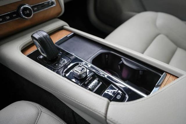 2021 Volvo XC90 Recharge T8 Inscription Expression 7 Passenger