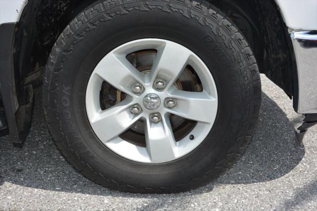 2019 Ram 1500 Classic SLT Crew Cab 4x4 5'7" Box