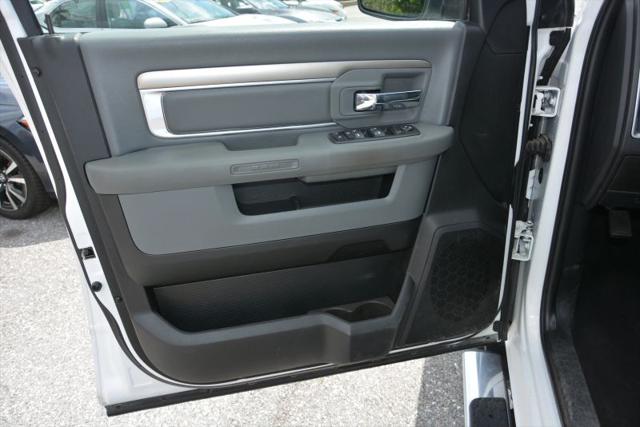 2019 Ram 1500 Classic SLT Crew Cab 4x4 5'7" Box