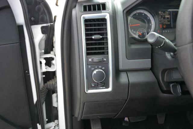 2019 Ram 1500 Classic SLT Crew Cab 4x4 5'7" Box