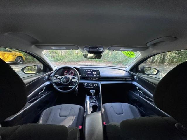 2021 Hyundai Elantra SE