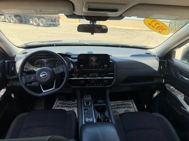 2022 Nissan Pathfinder S 4WD
