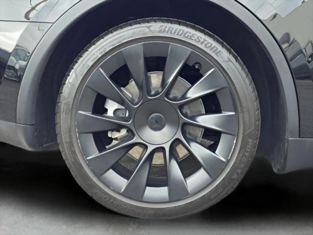 2022 Tesla Model Y Long Range Dual Motor All-Wheel Drive