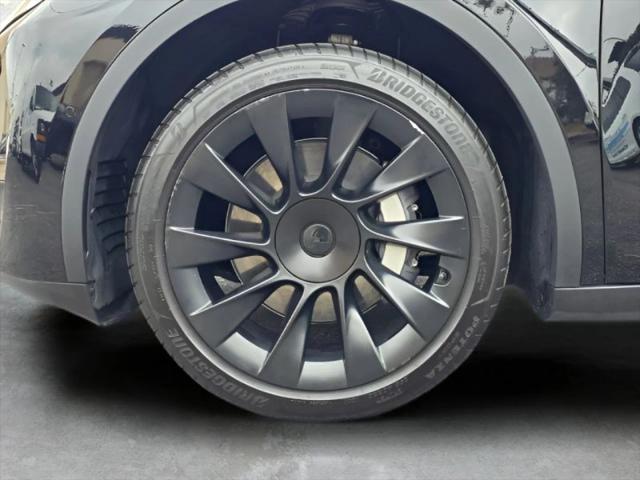 2022 Tesla Model Y Long Range Dual Motor All-Wheel Drive