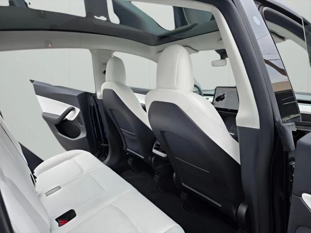2022 Tesla Model Y Long Range Dual Motor All-Wheel Drive