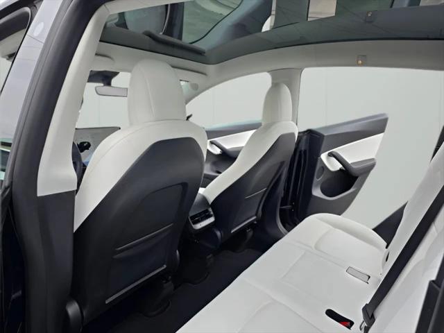2022 Tesla Model Y Long Range Dual Motor All-Wheel Drive