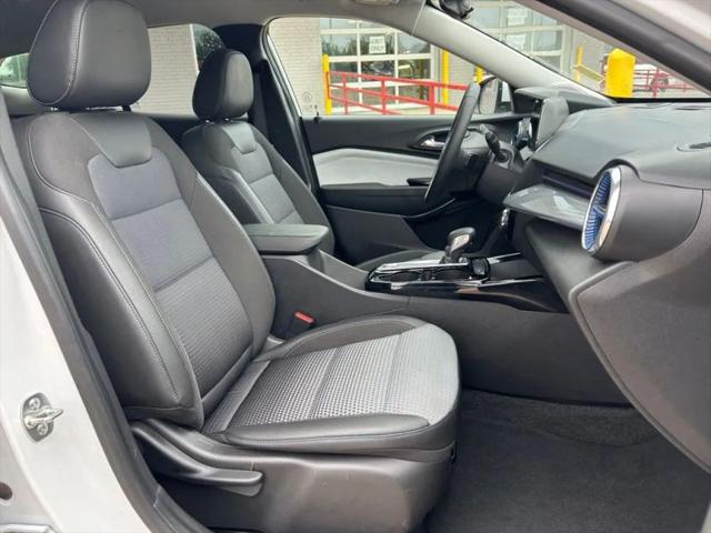 2025 Chevrolet Trax FWD LT