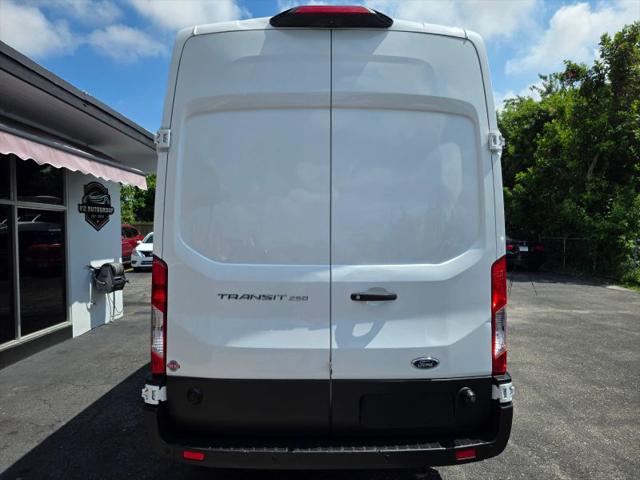 2019 Ford Transit w/Sliding Side Door w/LWB