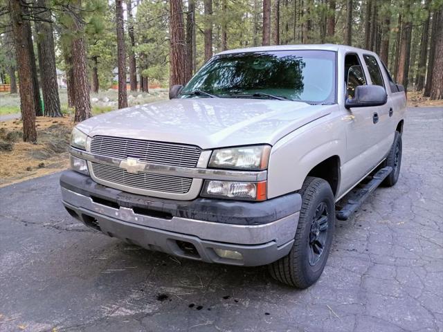 2004 Chevrolet Avalanche Base