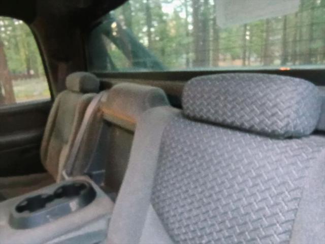 2004 Chevrolet Avalanche Base