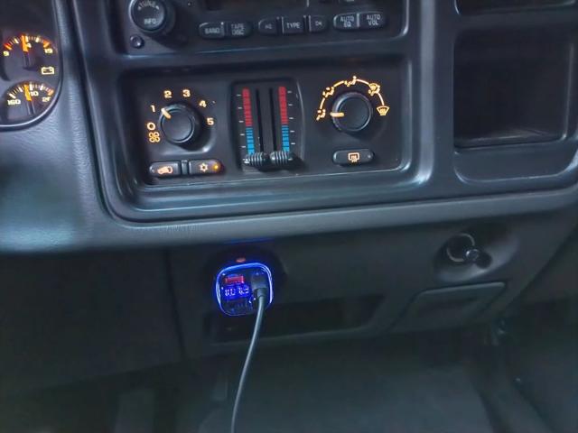 2004 Chevrolet Avalanche Base