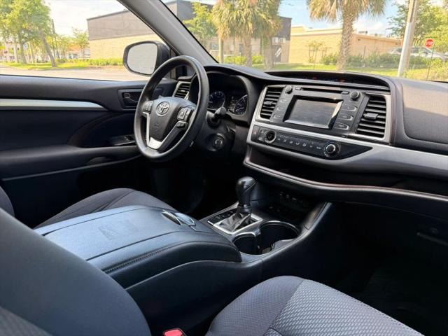 2019 Toyota Highlander LE