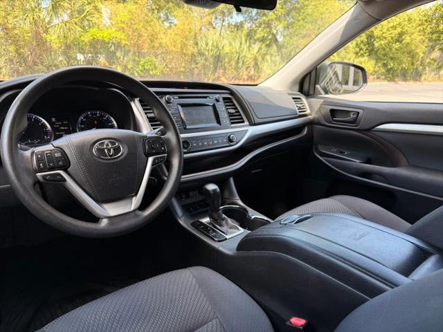 2019 Toyota Highlander LE