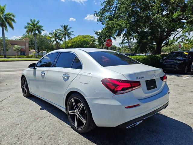 2020 Mercedes-Benz A 220 A 220