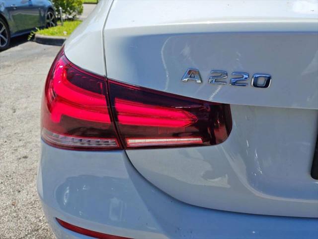2020 Mercedes-Benz A 220 A 220