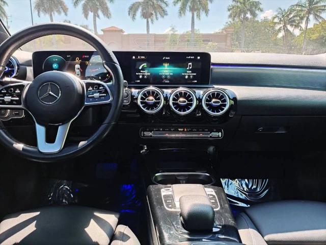 2020 Mercedes-Benz A 220 A 220