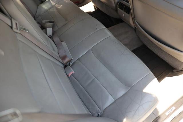 2001 Lincoln Town Car Signature