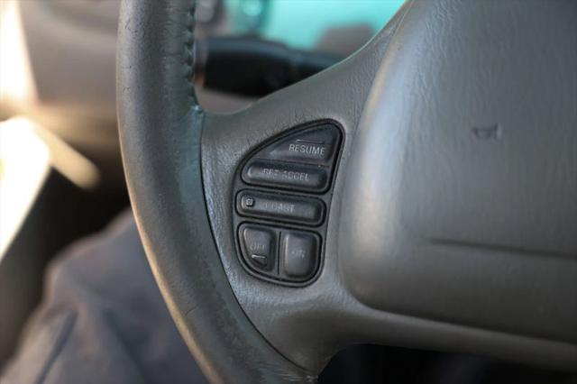 2001 Lincoln Town Car Signature