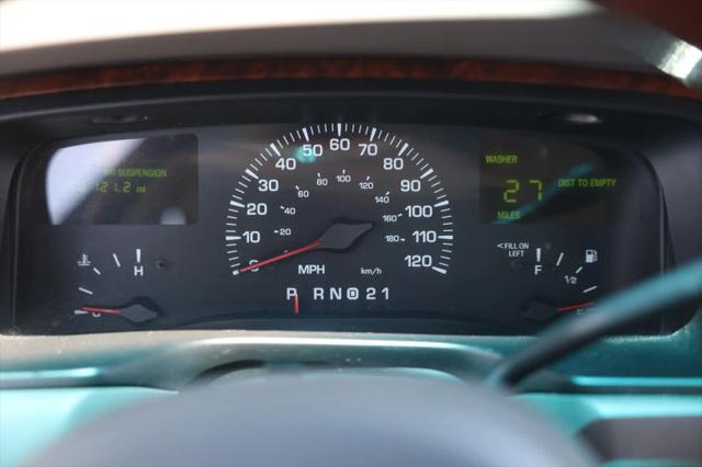 2001 Lincoln Town Car Signature