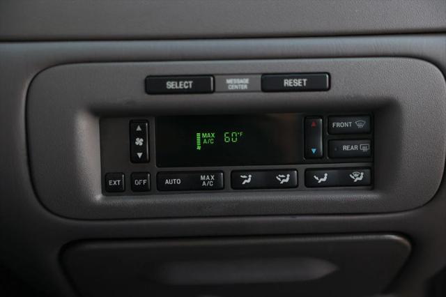 2001 Lincoln Town Car Signature