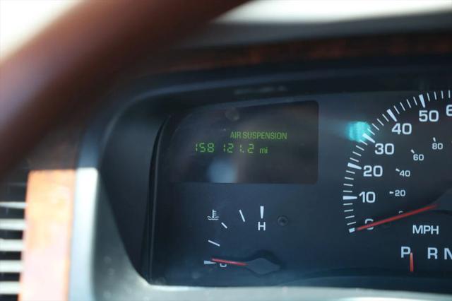 2001 Lincoln Town Car Signature